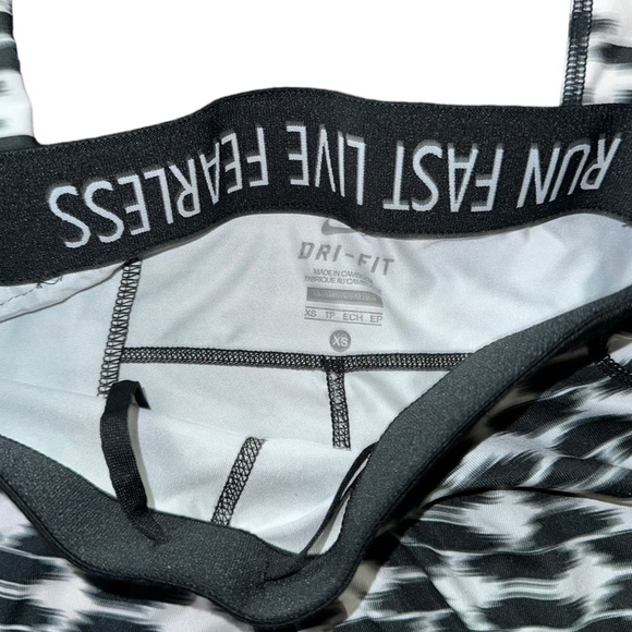 Nike Relay Printed Cropped Leggings - Picture 6 of 7